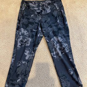Old Navy Floral 3/4 Legging